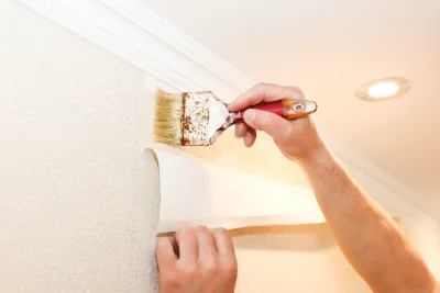 Pose de papier peint à la Haye-Malherbe — revêtements muraux et toiles de verre